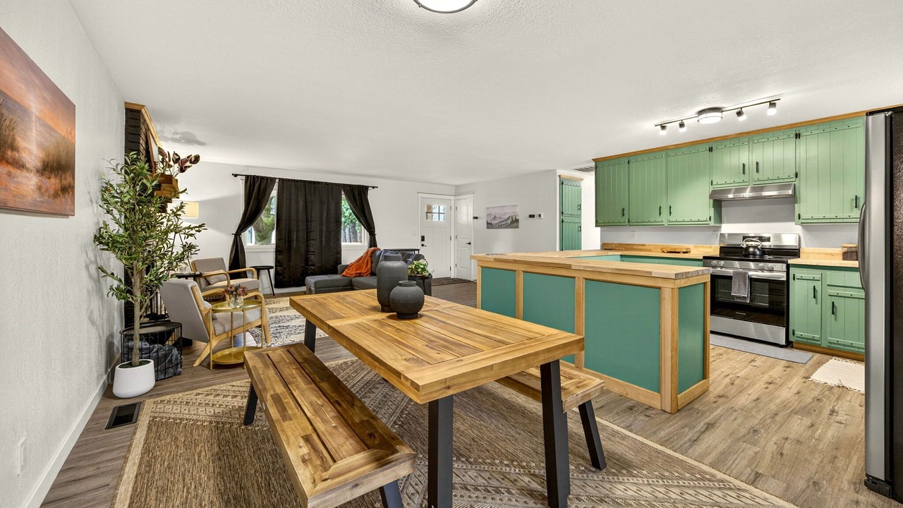 Photo of Others in Cave Junction