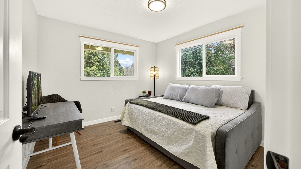 Photo of Others in Cave Junction