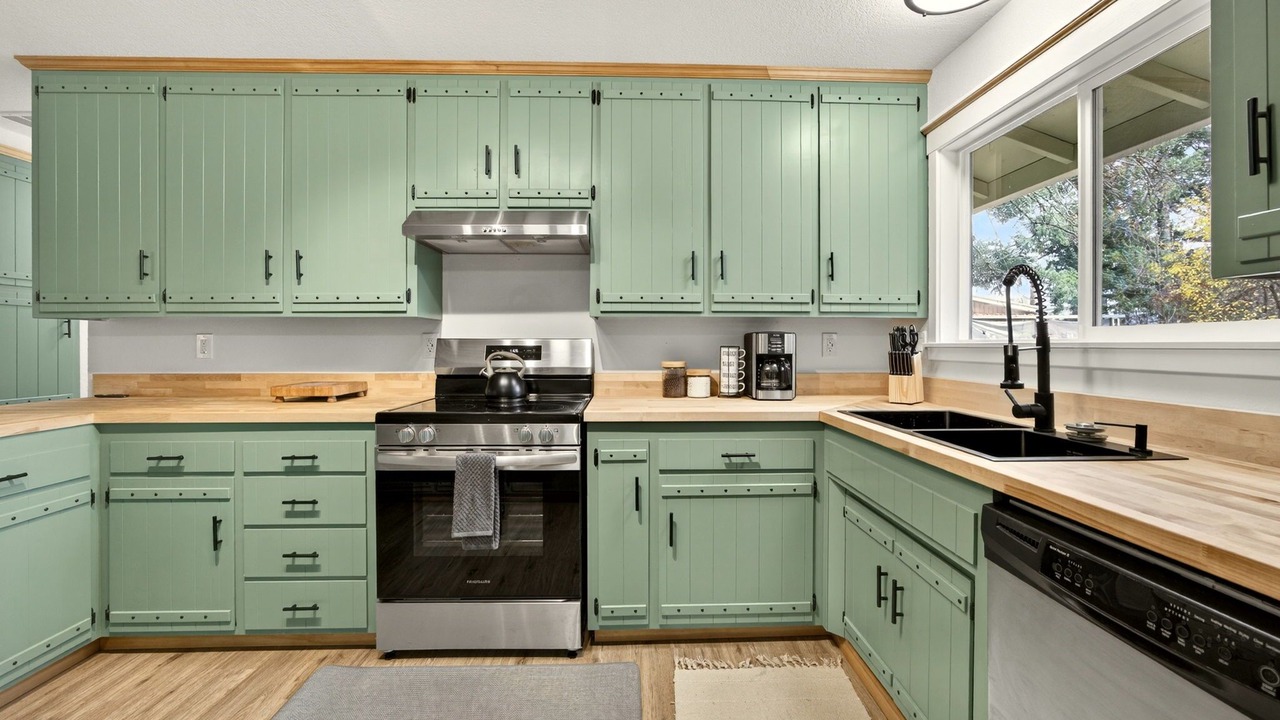 Photo of Kitchen in Cave Junction