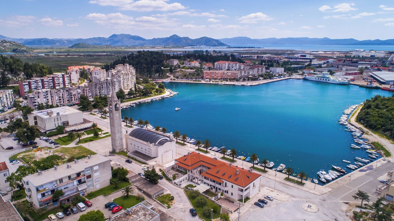 Photo of Others in Ploce