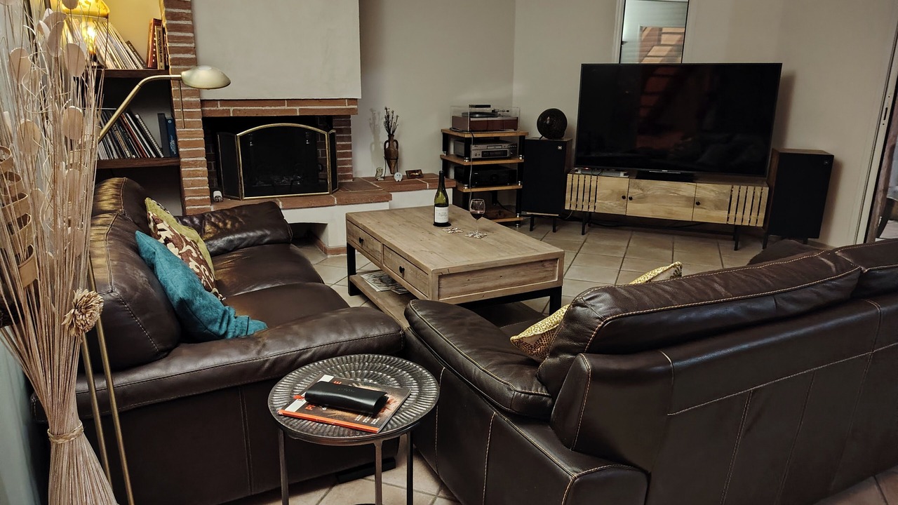 Photo of Livingroom in Donneville