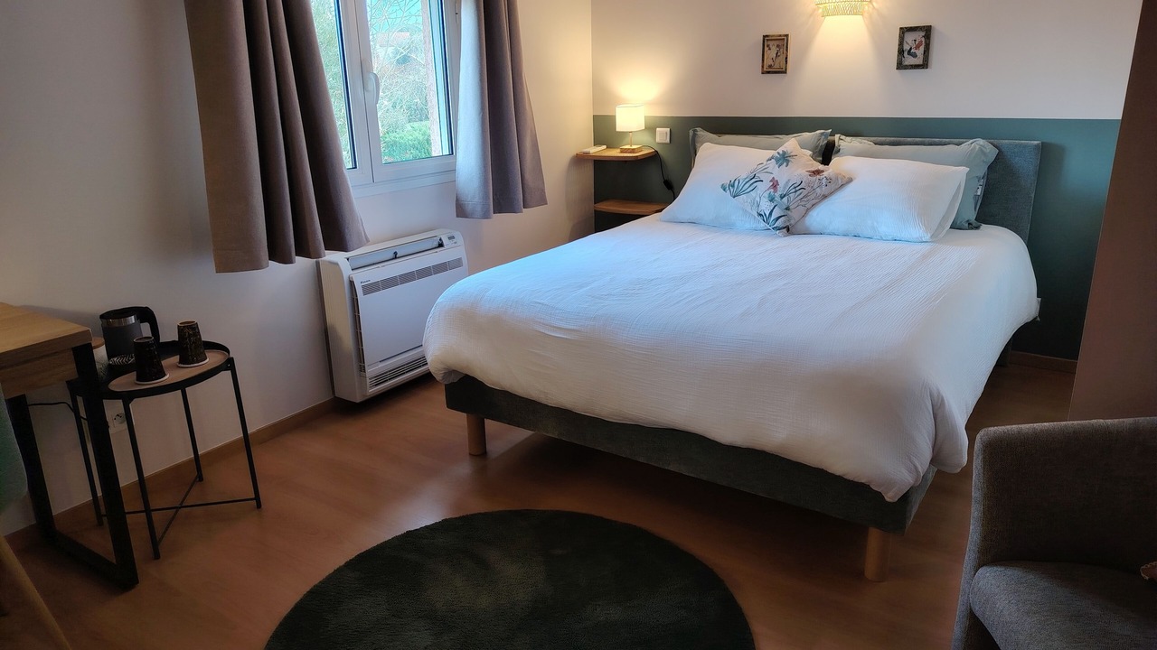 Photo of Bedroom in Donneville