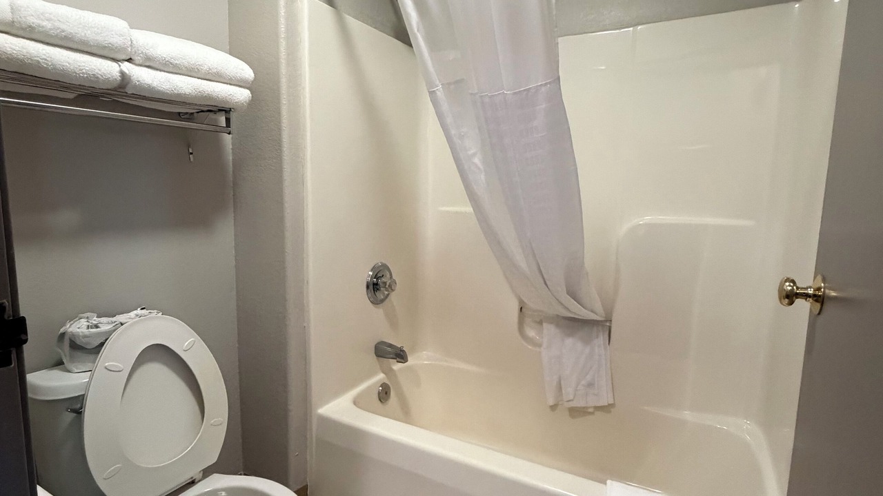 Photo of Bathroom in Kentland