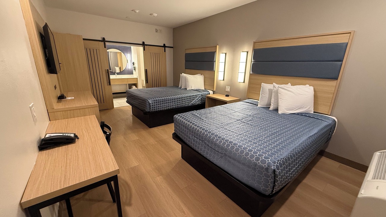 Photo of Bedroom in US 290