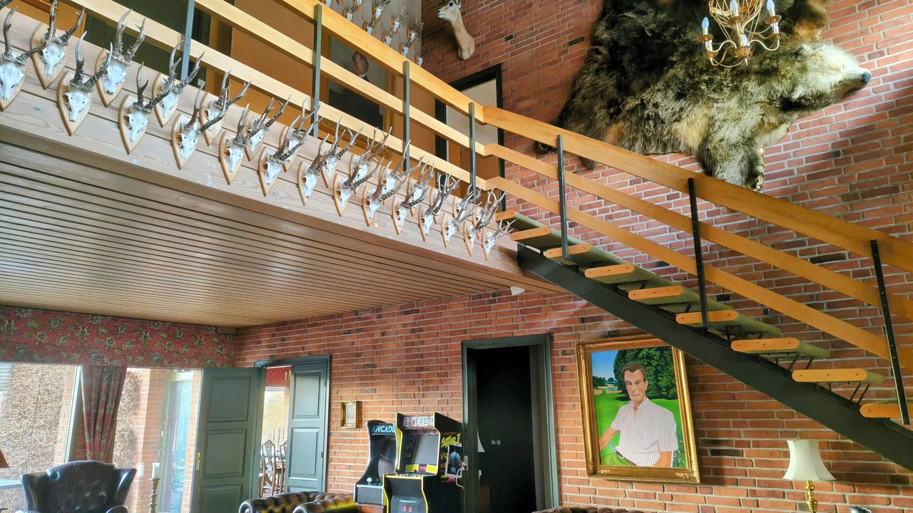 Photo of Others in Hong