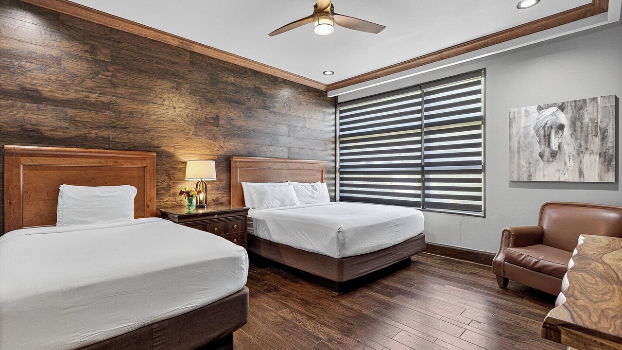 Photo of Bedroom in Glen Rose