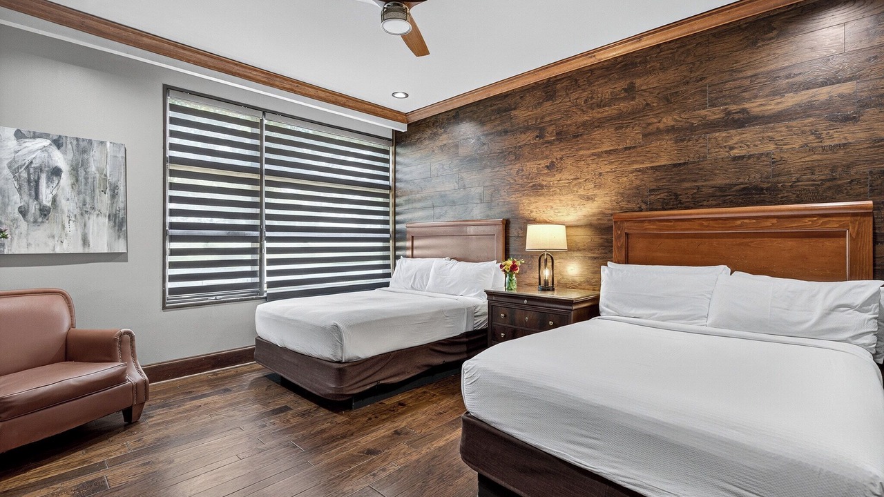 Photo of Bedroom in Glen Rose