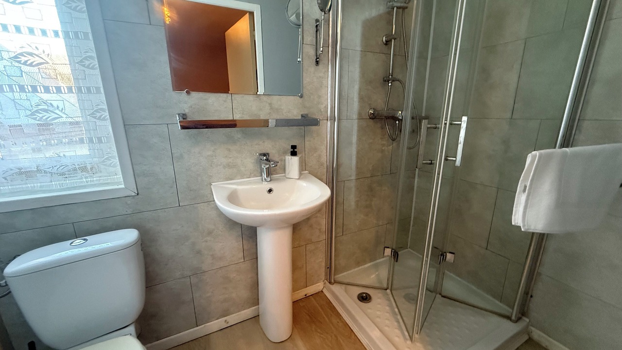 Photo of Bathroom in Malay-le-Petit