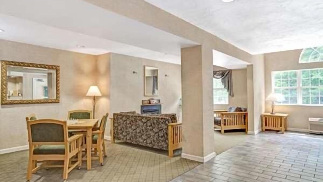 Photo of Livingroom in Sturbridge