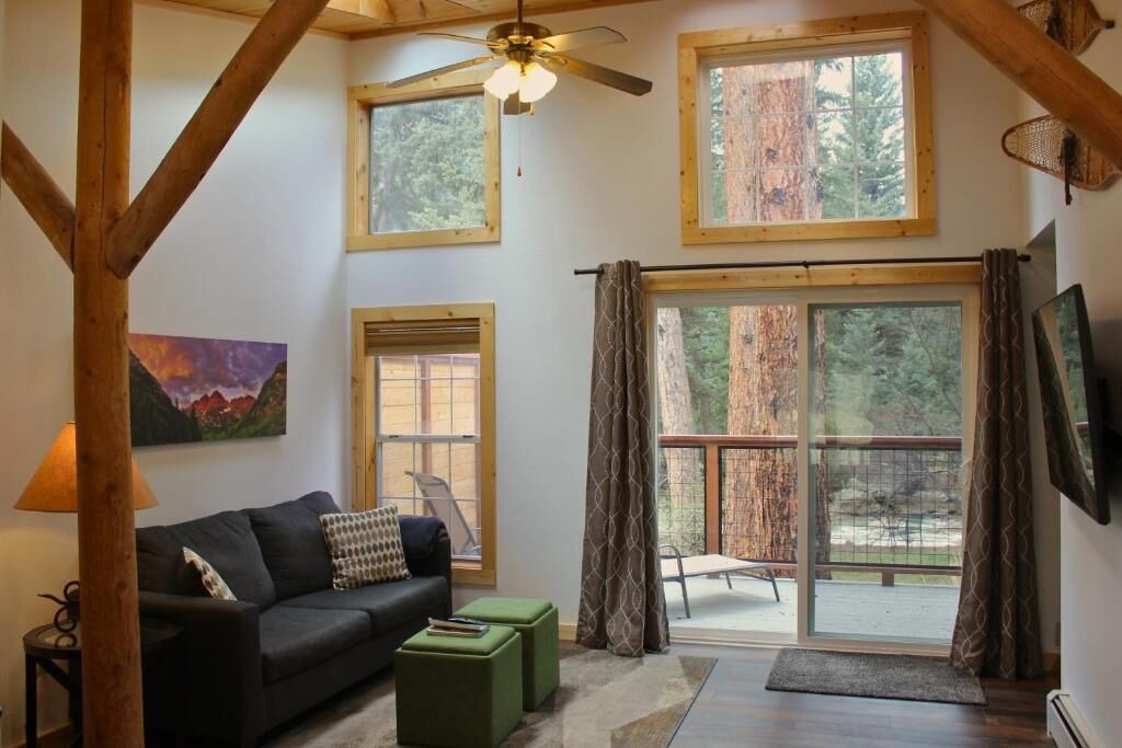 Photo of Livingroom in Bailey