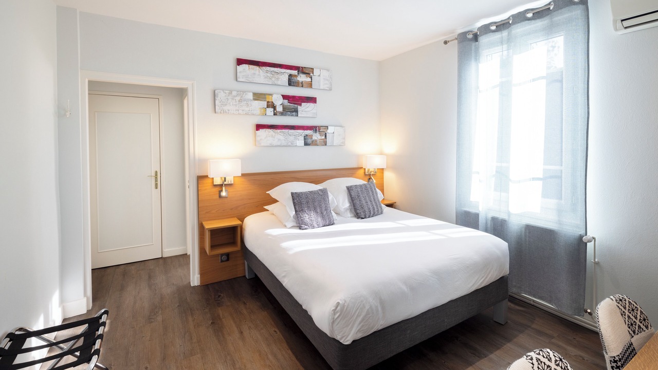 Photo of Bedroom in Jaligny-sur-Besbre