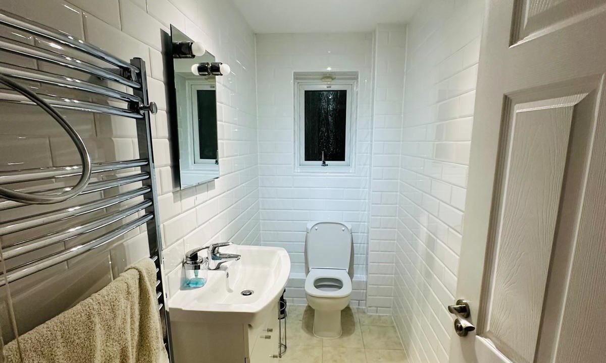 Photo of Bathroom in Brands Hatch