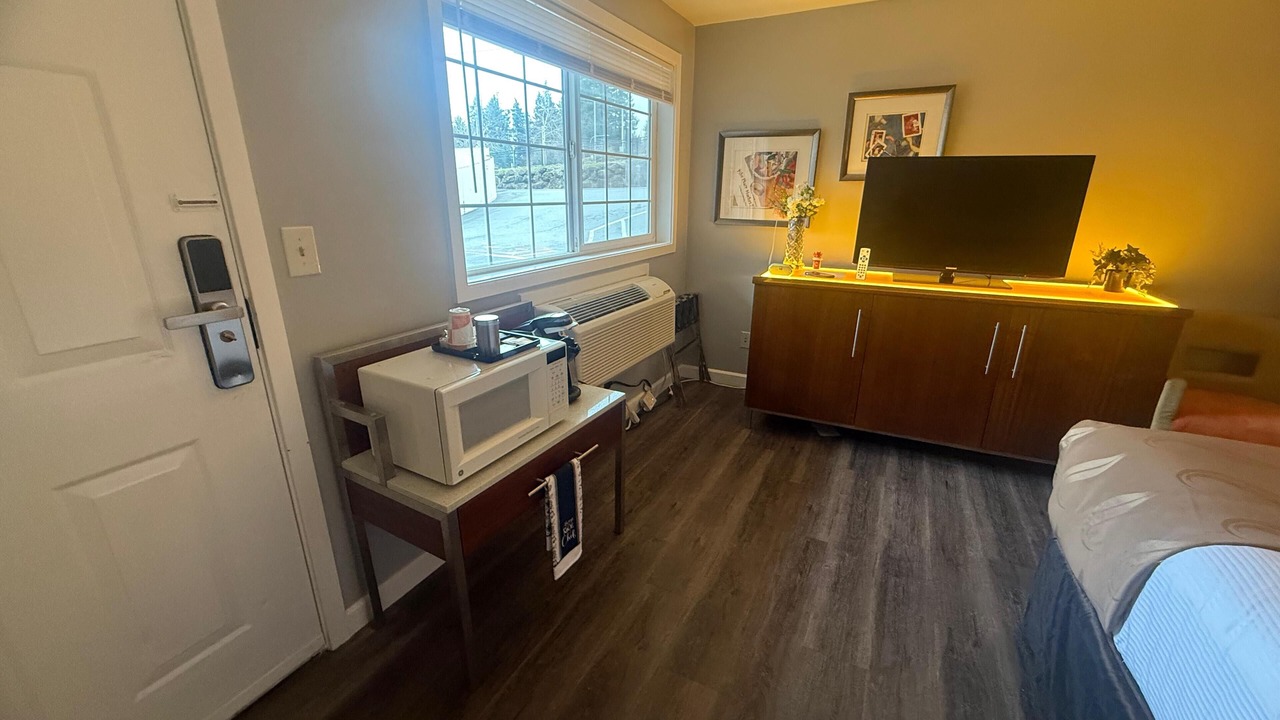 Photo of Bedroom in West Hills
