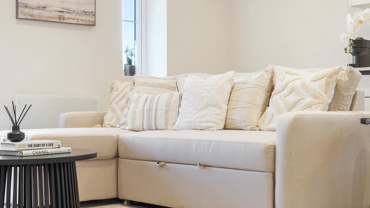 Photo of Livingroom in Acton