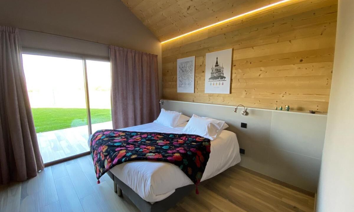 Photo of Bedroom in Saint-Vulbas