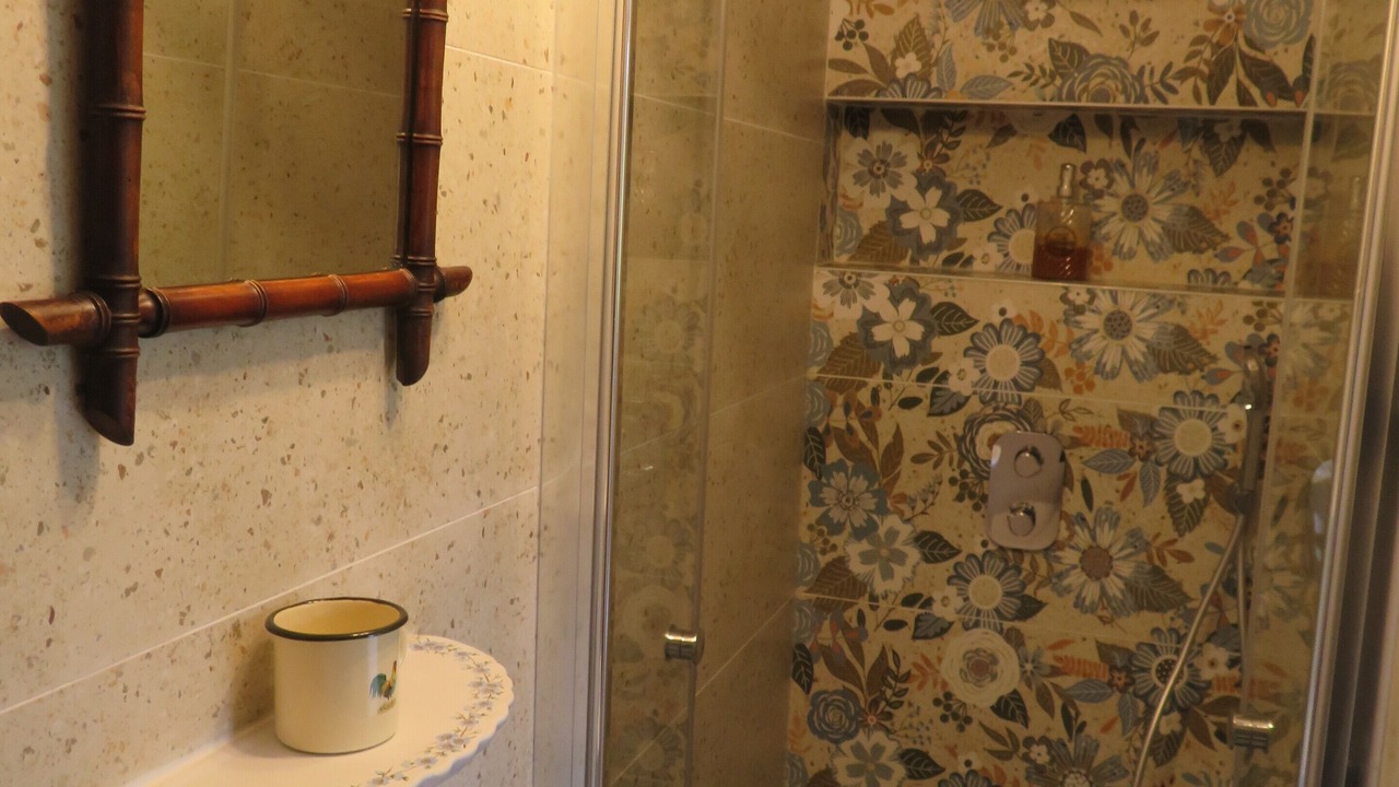 Photo of Bathroom in Colembert