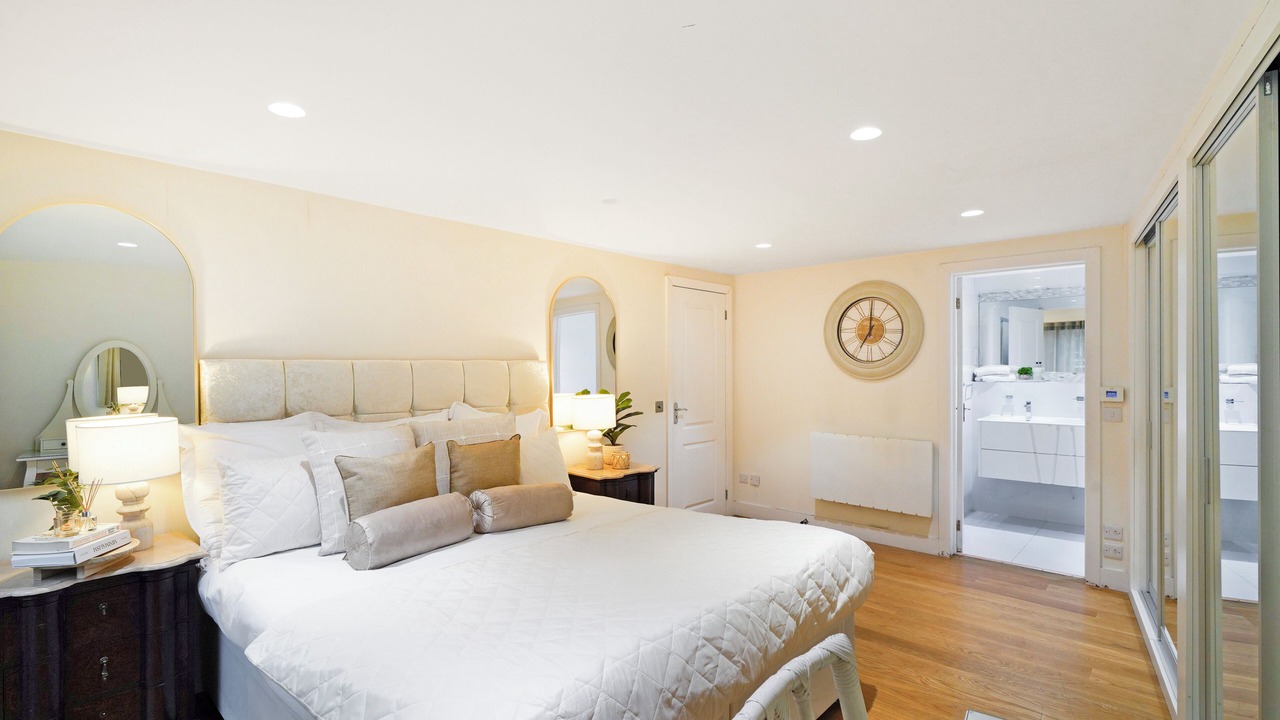 Photo of Others in Kensington