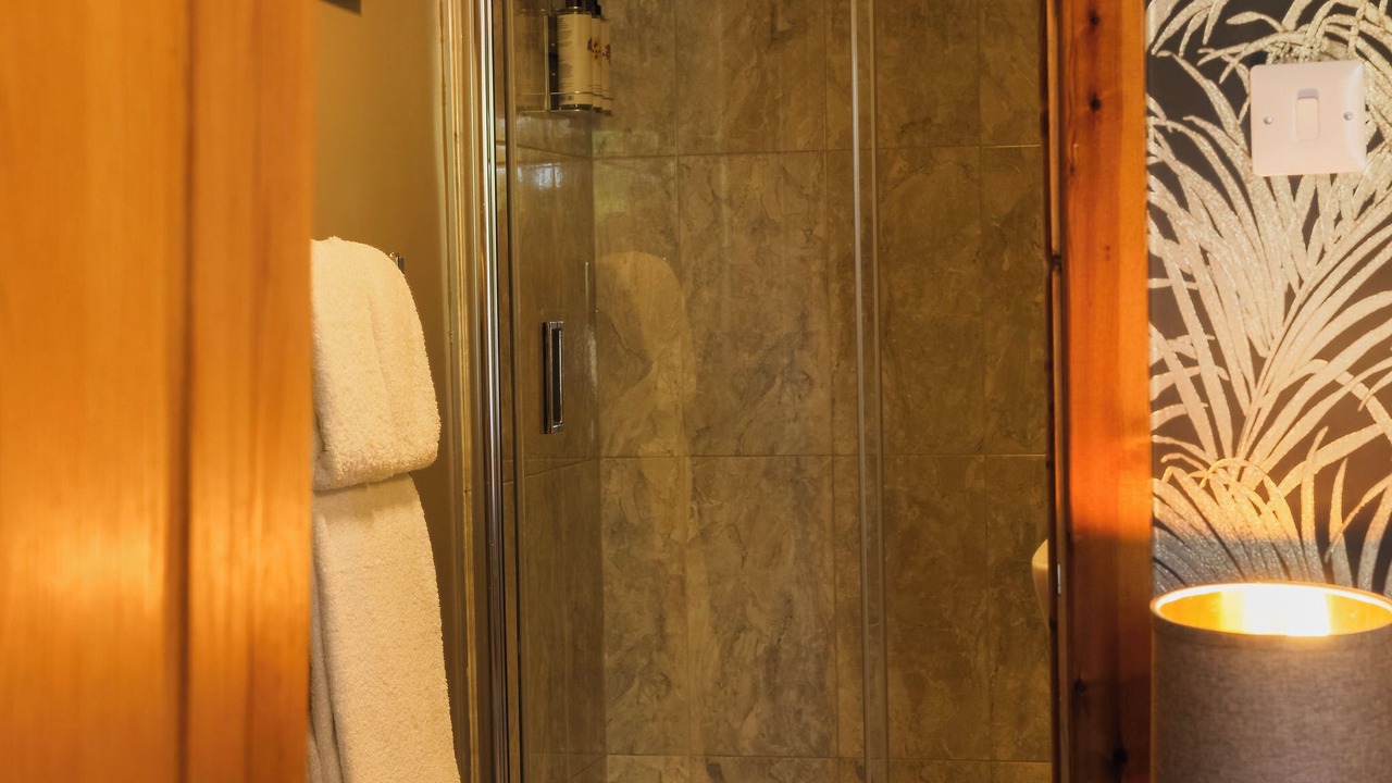 Photo of Bathroom in Upton Magna