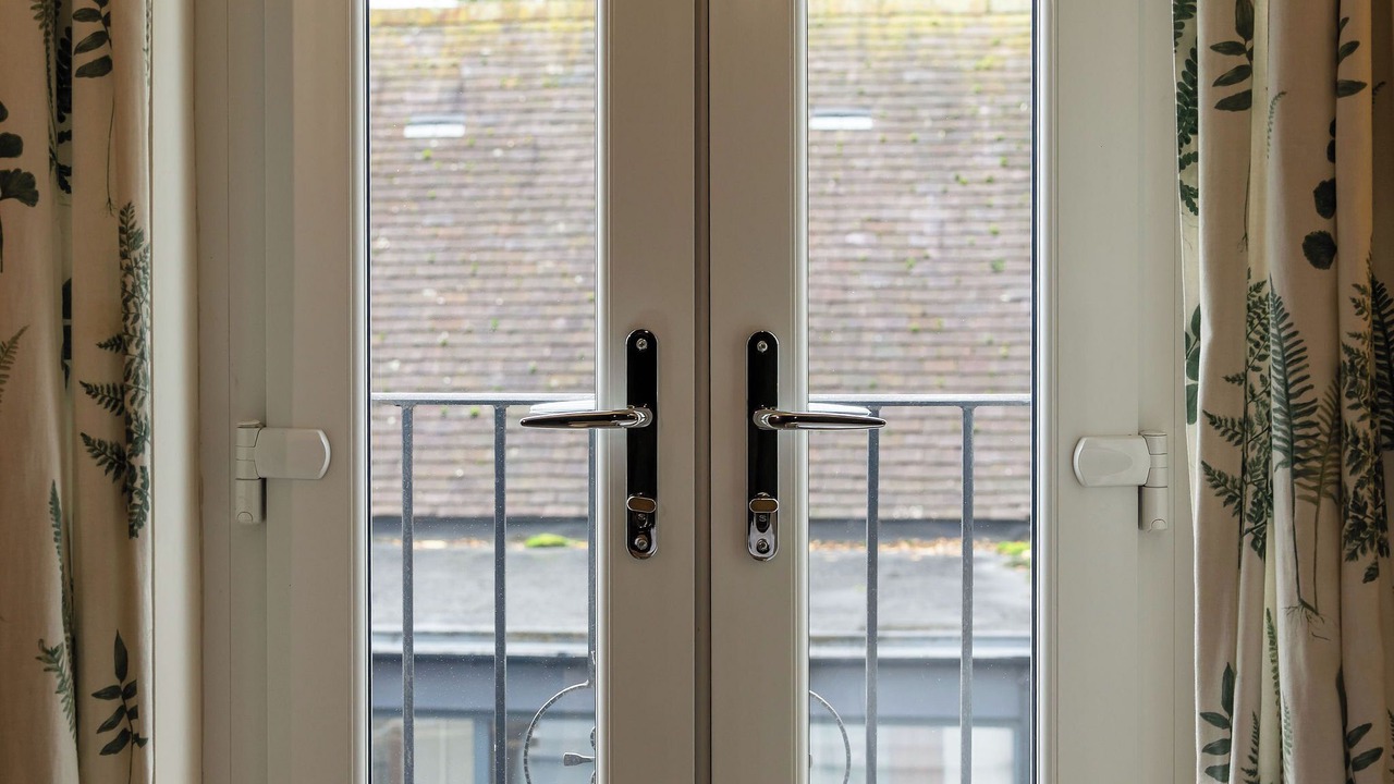 Photo of Bedroom in Upton Magna