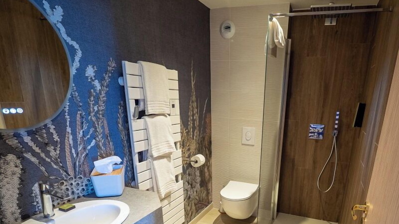 Photo of Bathroom in Groix