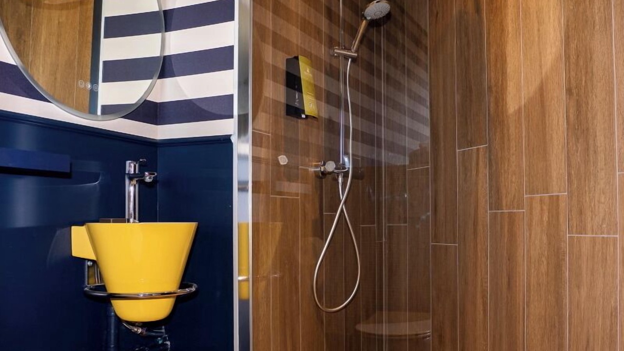 Photo of Bathroom in Groix
