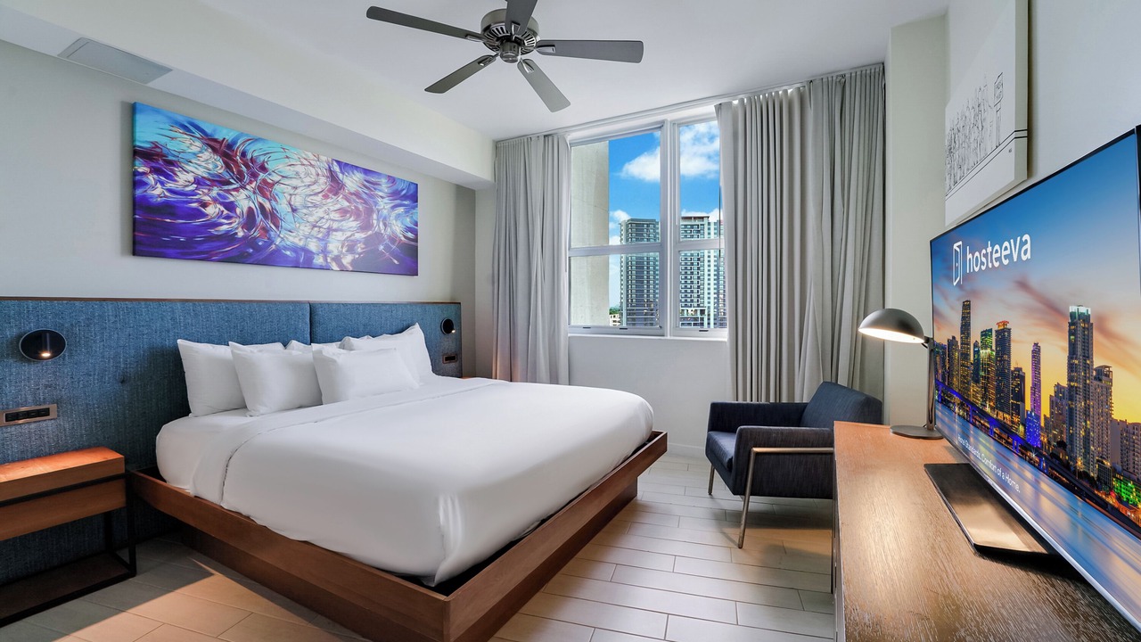 Photo of Bedroom in Downtown Hollywood