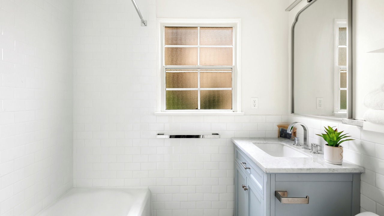 Photo of Bathroom in Miracle Mile