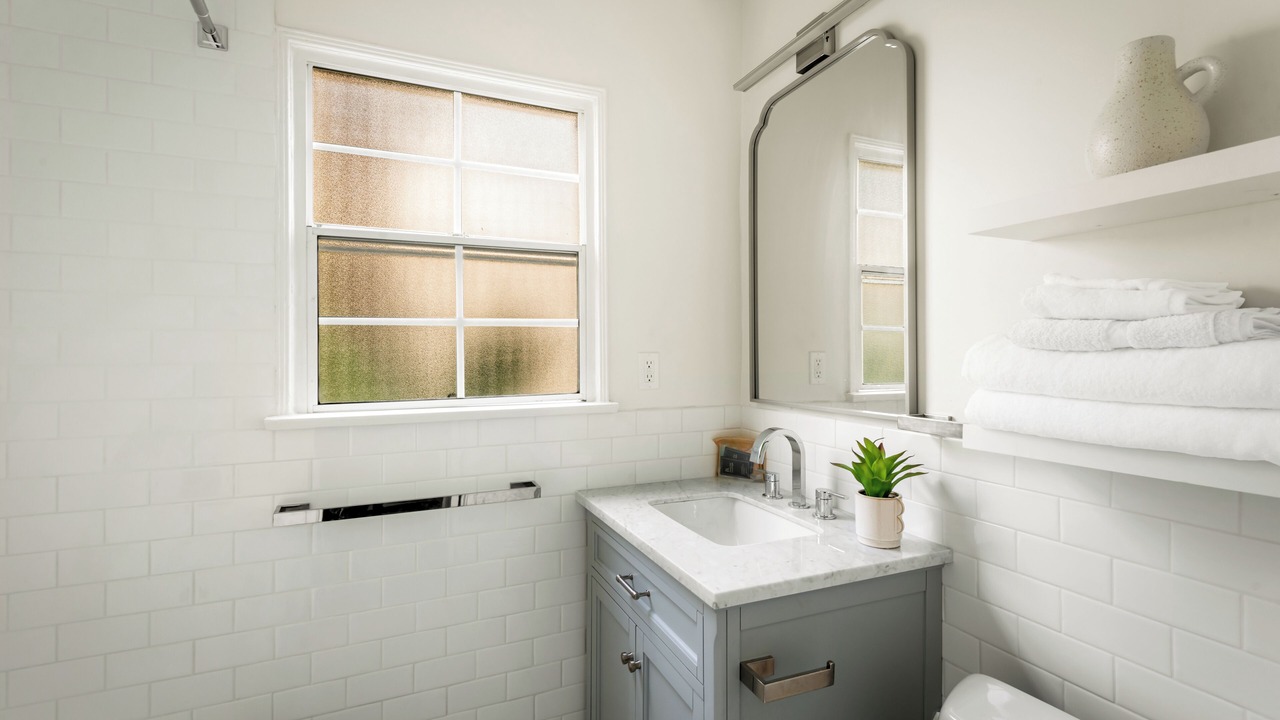 Photo of Bathroom in Miracle Mile