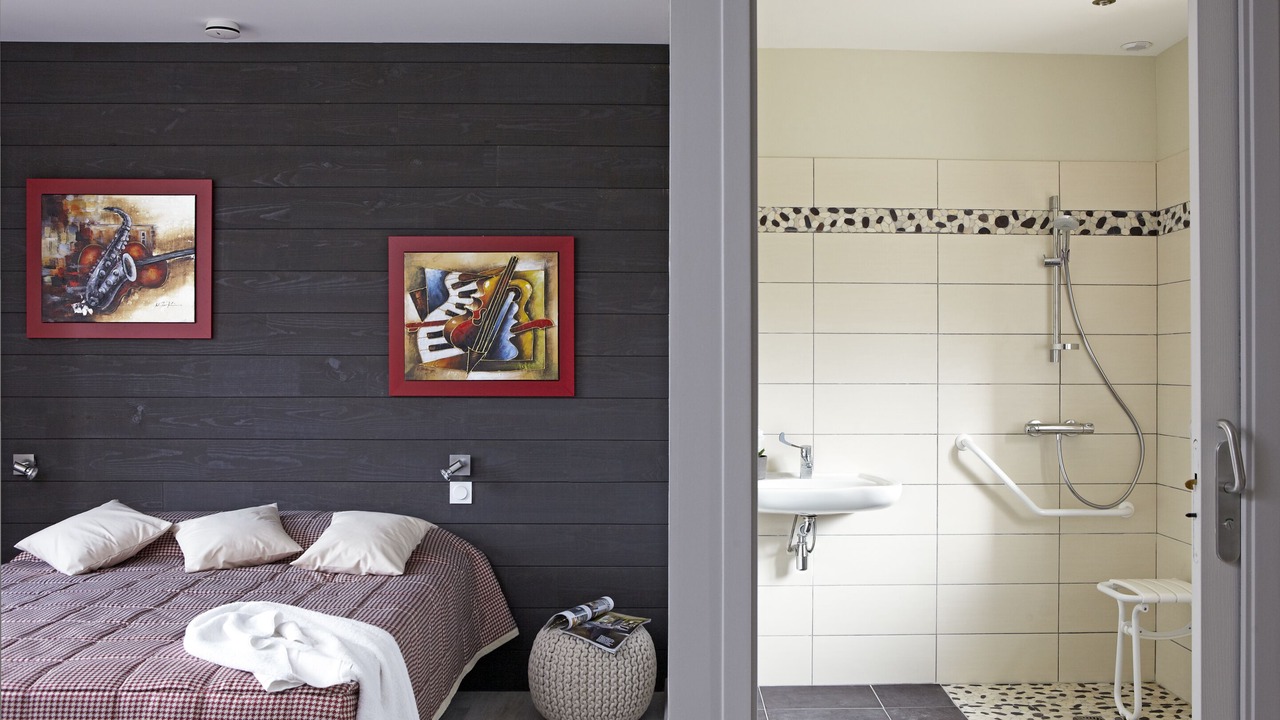 Photo of Bathroom in Plouegat-Moysan