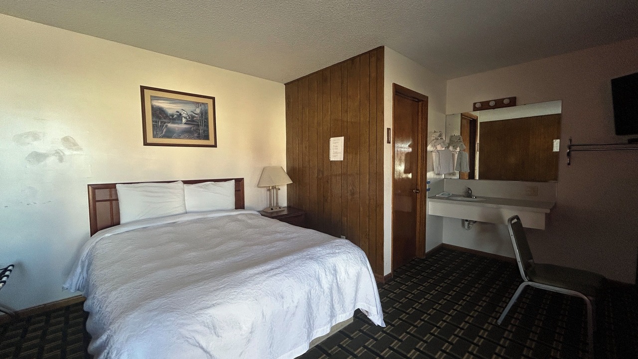 Photo of Bedroom in Broken Bow