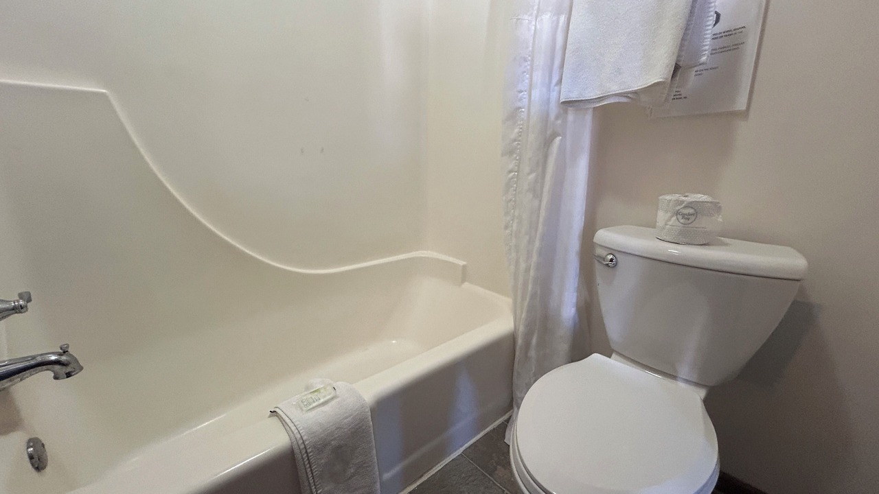 Photo of Bathroom in Broken Bow