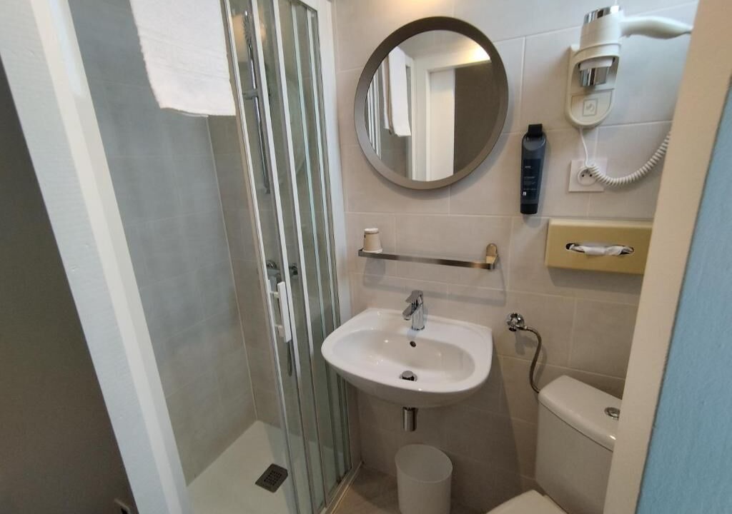 Photo of Bathroom in Saint-Hilaire-Saint-Florent