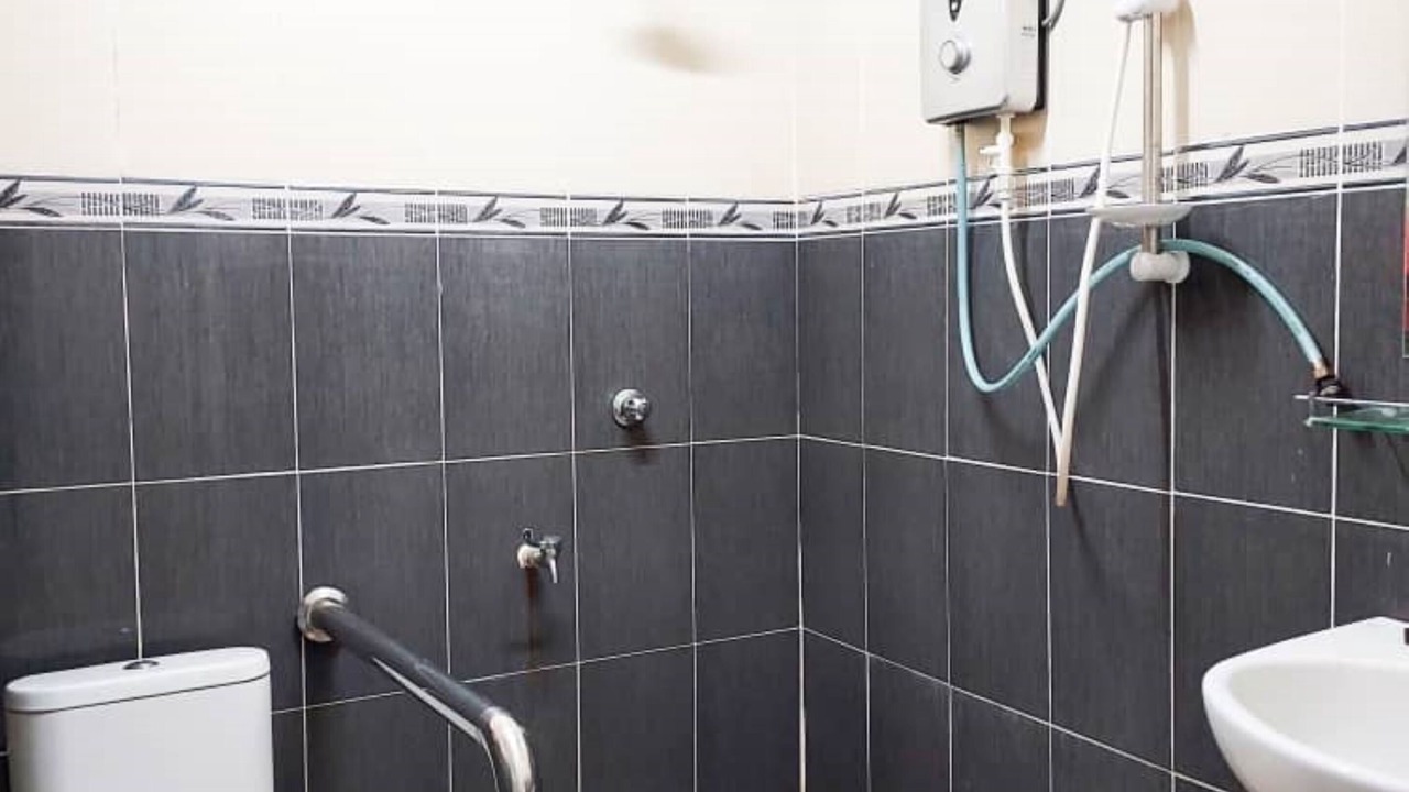 Photo of Bathroom in Kampung Ulu Takir