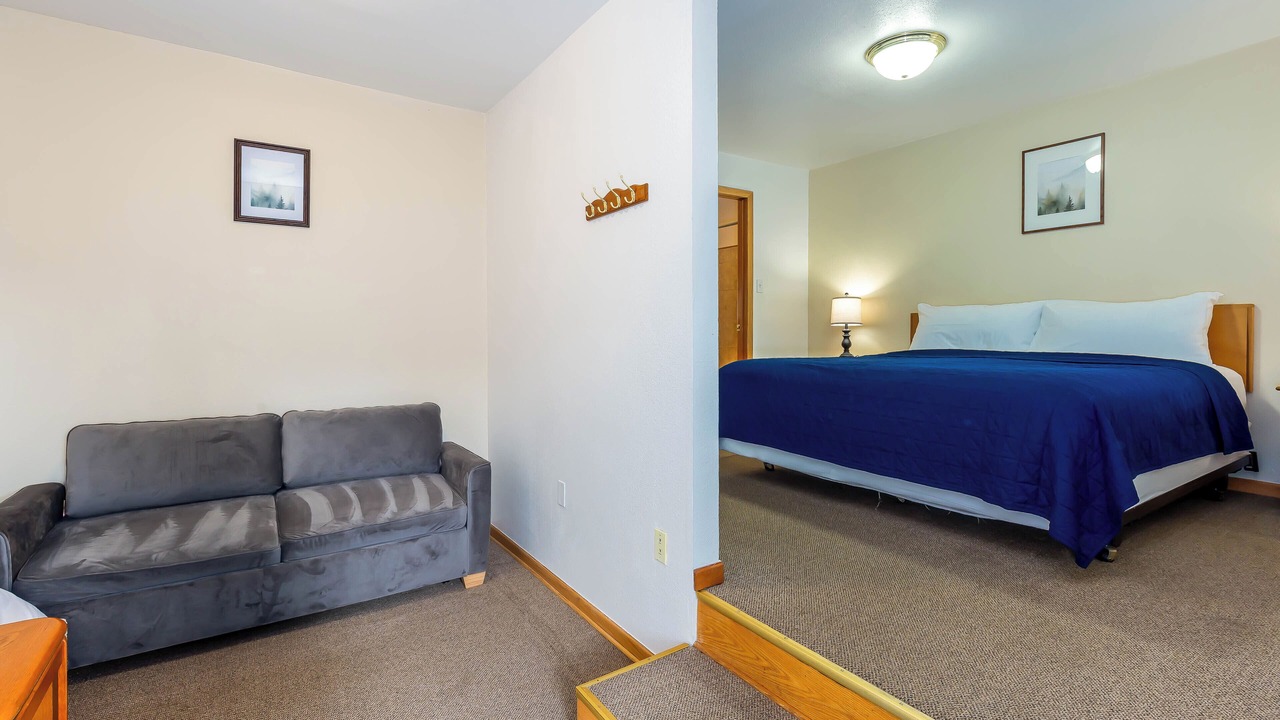 Photo of Bedroom in Oakridge