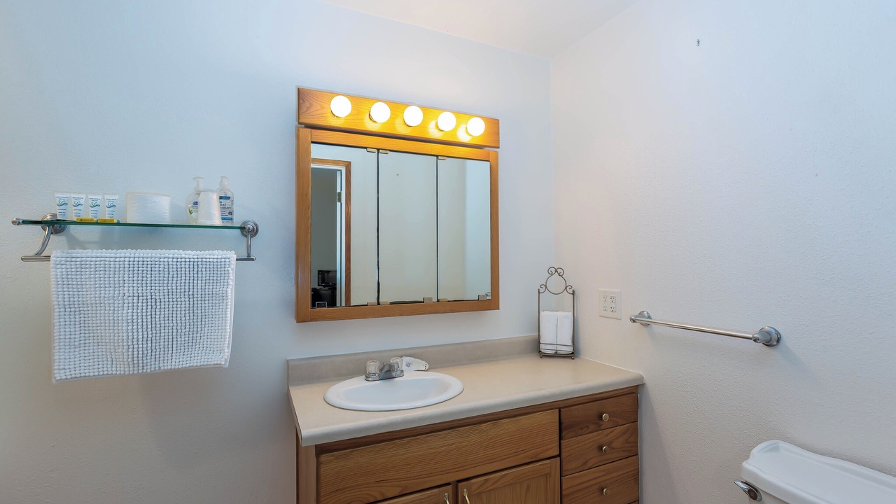 Photo of Bathroom in Oakridge
