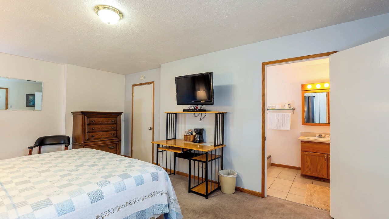Photo of Bedroom in Oakridge