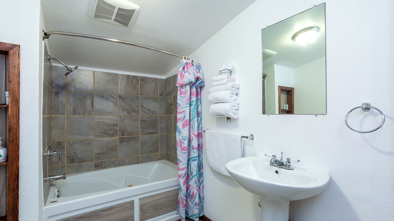 Photo of Bathroom in Oakridge