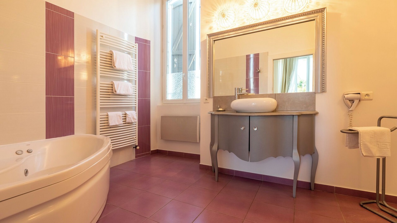 Photo of Bathroom in Orleix