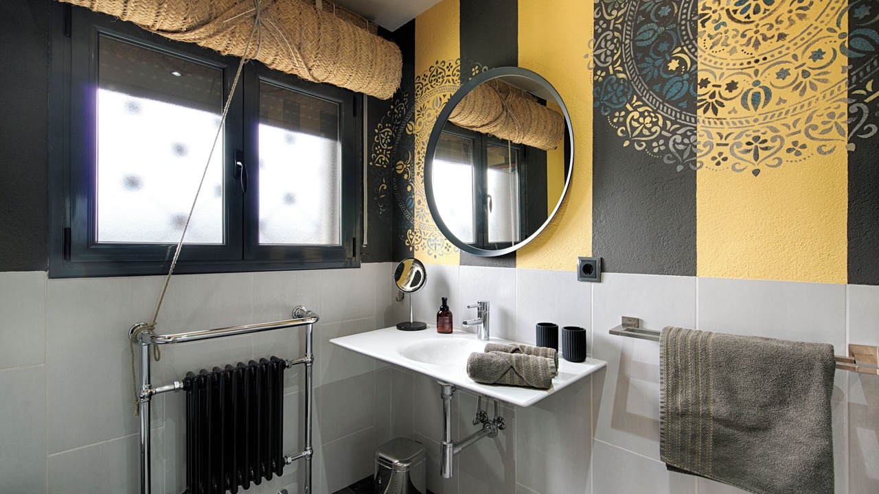 Photo of Bathroom in Roses Town Center