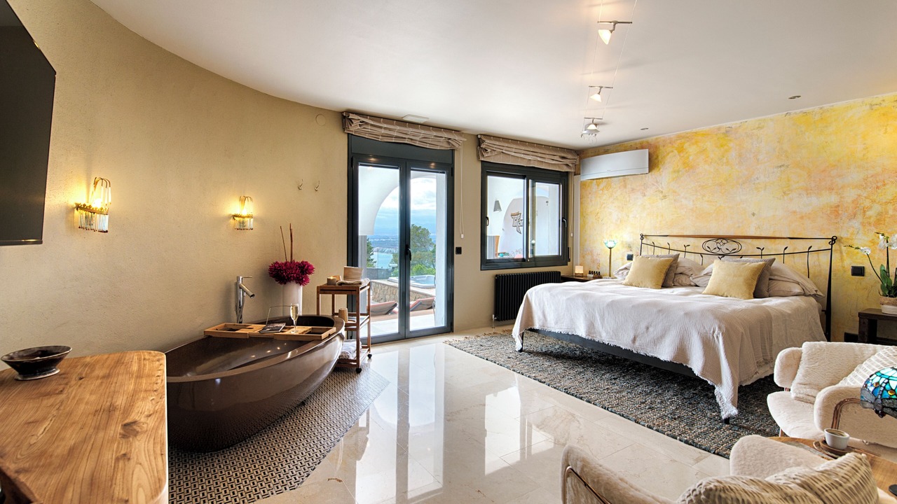 Photo of Bedroom in Roses Town Center