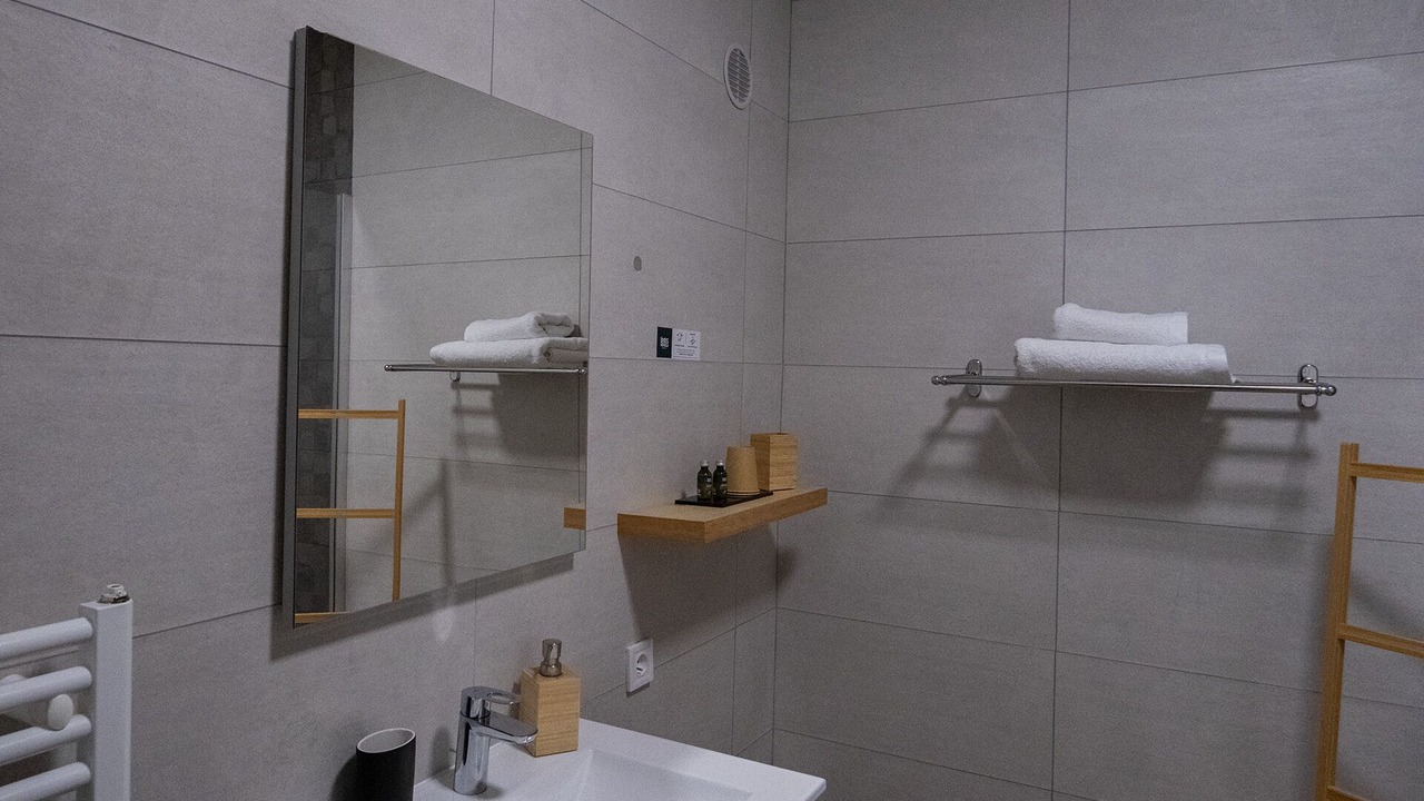 Photo of Others in Artres