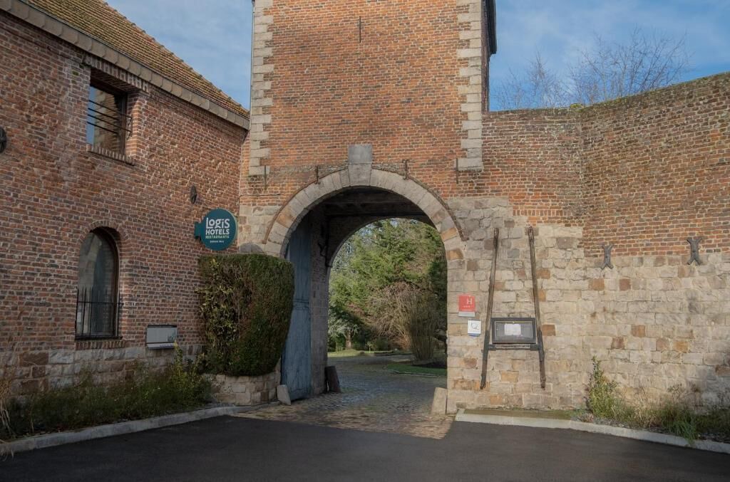 Photo of Others in Artres