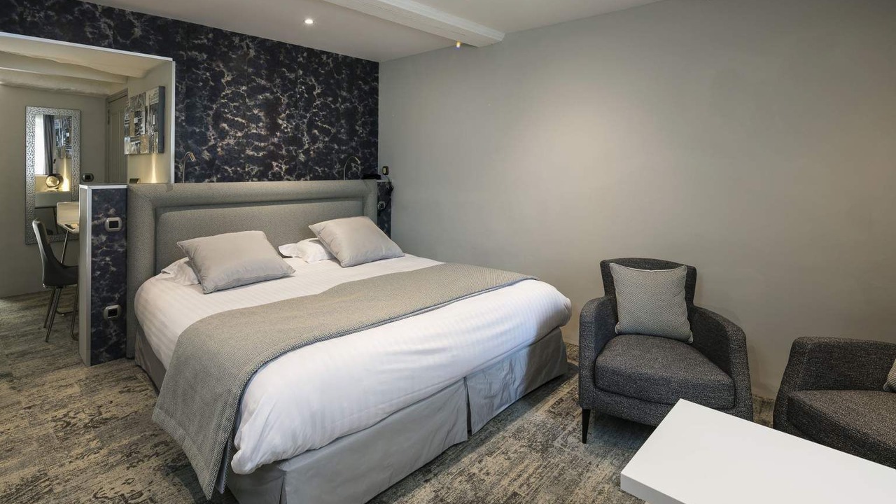Photo of Bedroom in Lourmarin