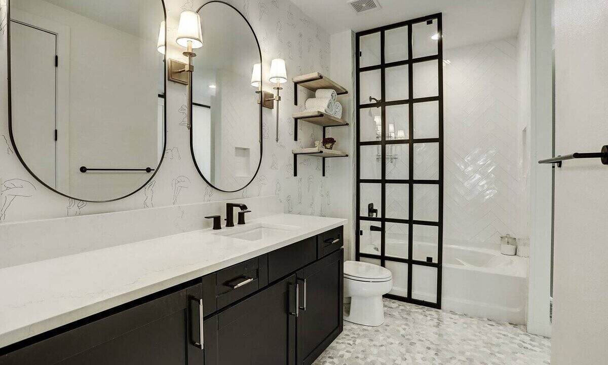 Photo of Bathroom in South Lamar