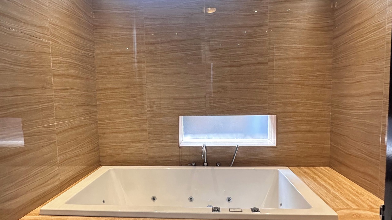 Photo of Bathroom in Sunset Road