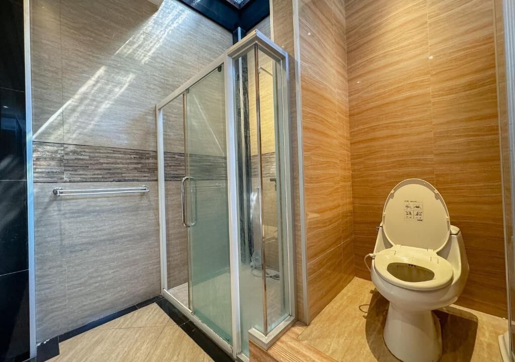 Photo of Bathroom in Sunset Road