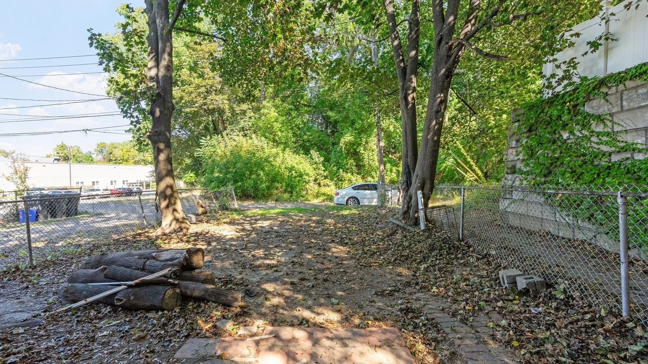 Photo of Others in Troy