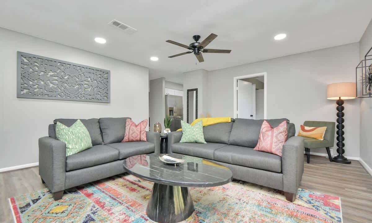 Photo of Livingroom in Friendswood