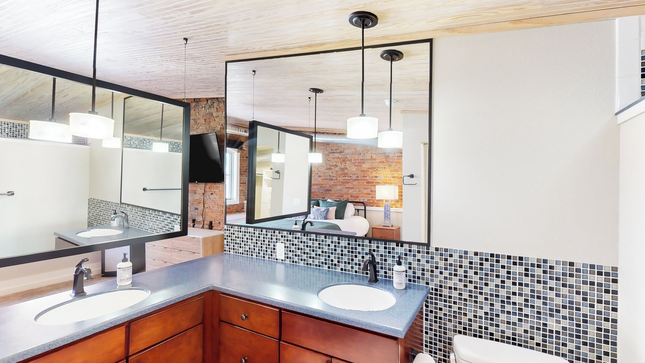 Photo of Others in Muncie