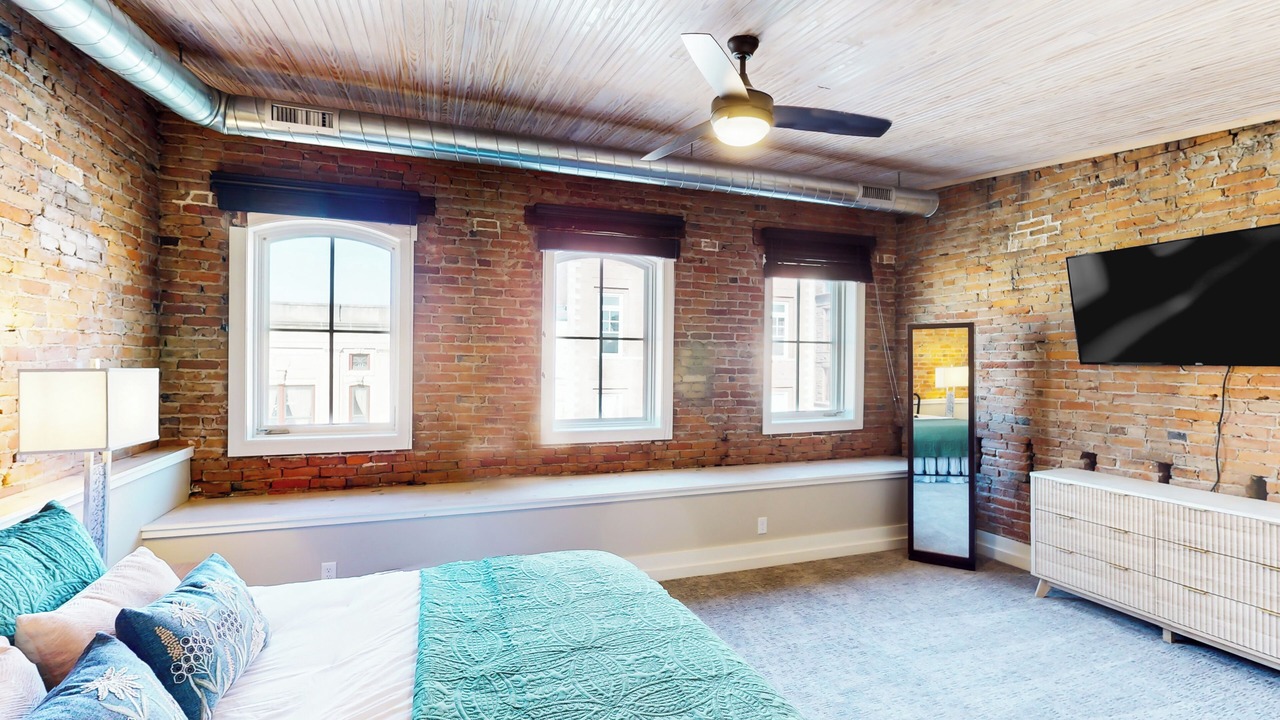 Photo of Others in Muncie